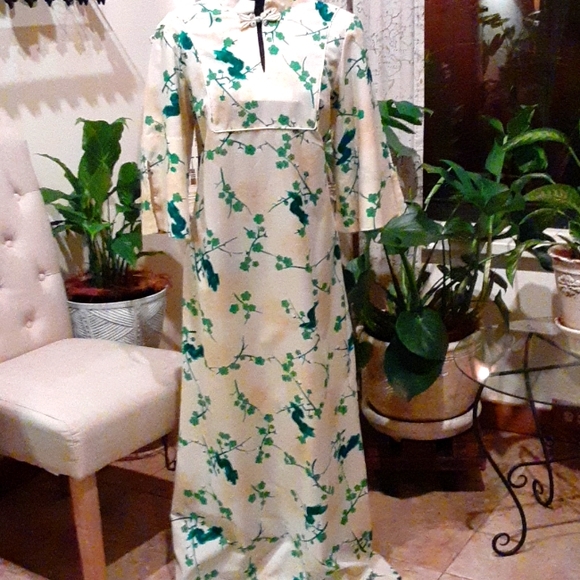 Unique Vintage Dresses & Skirts - Shangri-la-la-LA!